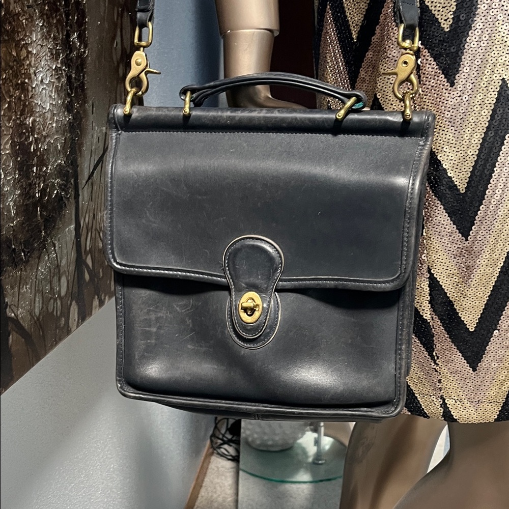 Classic Black Leather Willis Vintage Bag